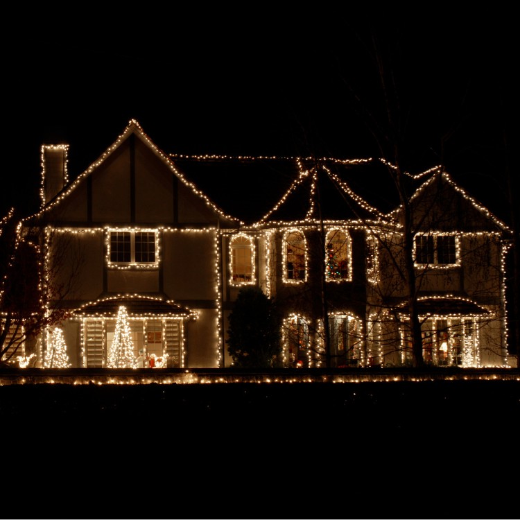 Christmas Decorations in Caledonia, IL